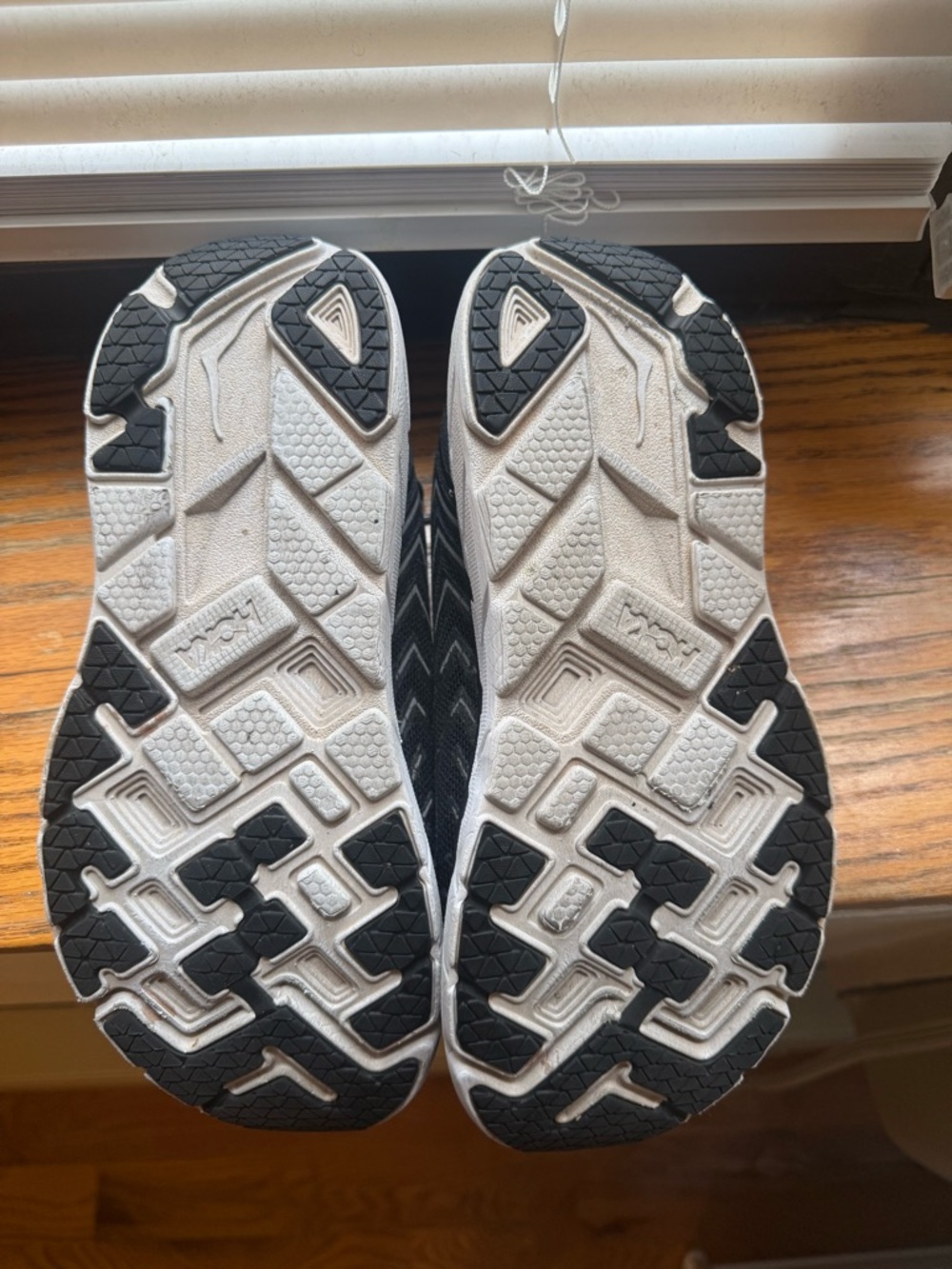 Hoka Clifton 4s- Size 9 - Picture 4 of 4